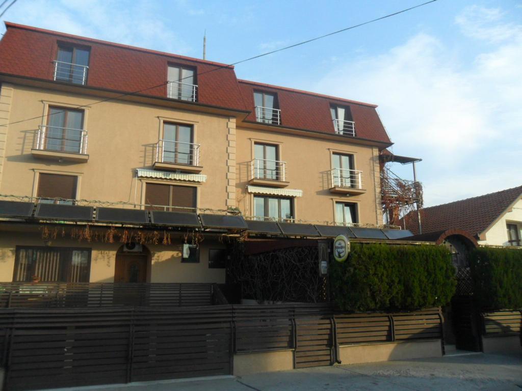 B&B Boem Pozarevac Bagian luar foto